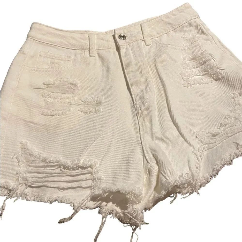 SHEIN so: medium (6) white denim shorts excellent condition see pics cute look